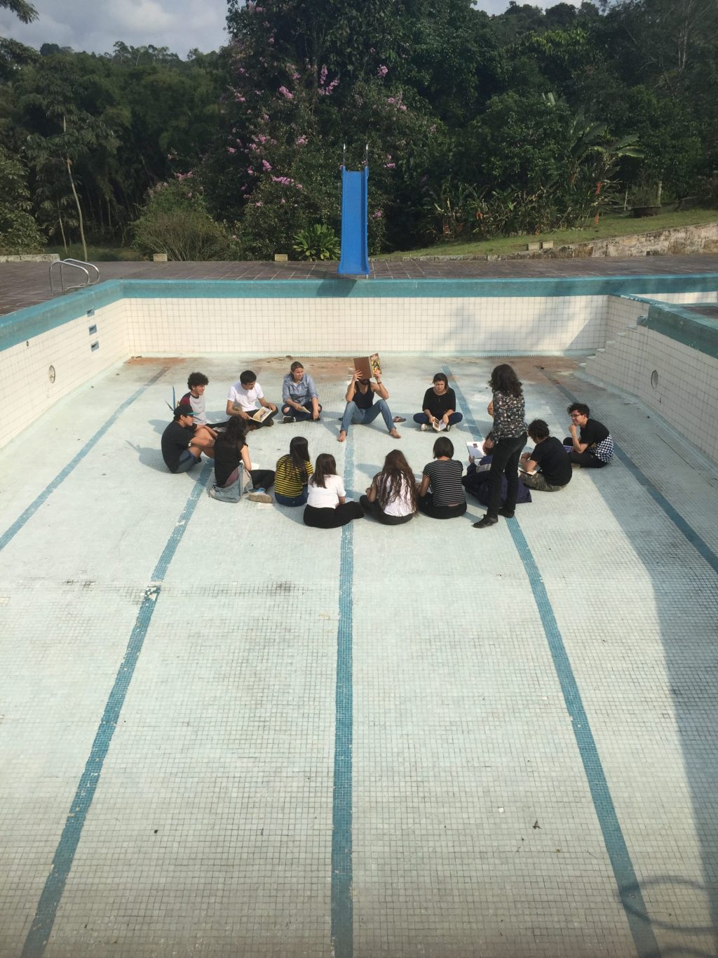 Grado
Profesores de planta 

Primera parte del periodo de un año en la cual los estudiantes desarrollan su proyecto de grado.